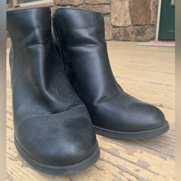 👚2/$15 MIA Black Ankle Boots, Vintage Cool, 3” Wedge Heel, Zipper, 8.5, EUC! - Picture 6 of 15